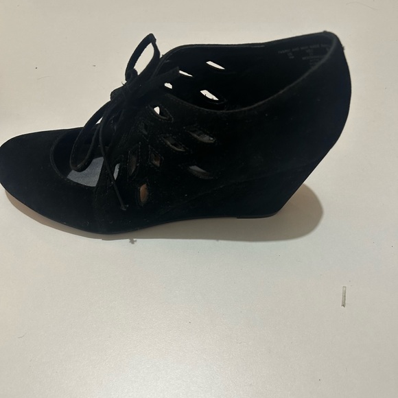 APOSTROPHE PORTIA SUEDE BLACK WEDGE BOOTIE IN SIZE 8m - Picture 10 of 10